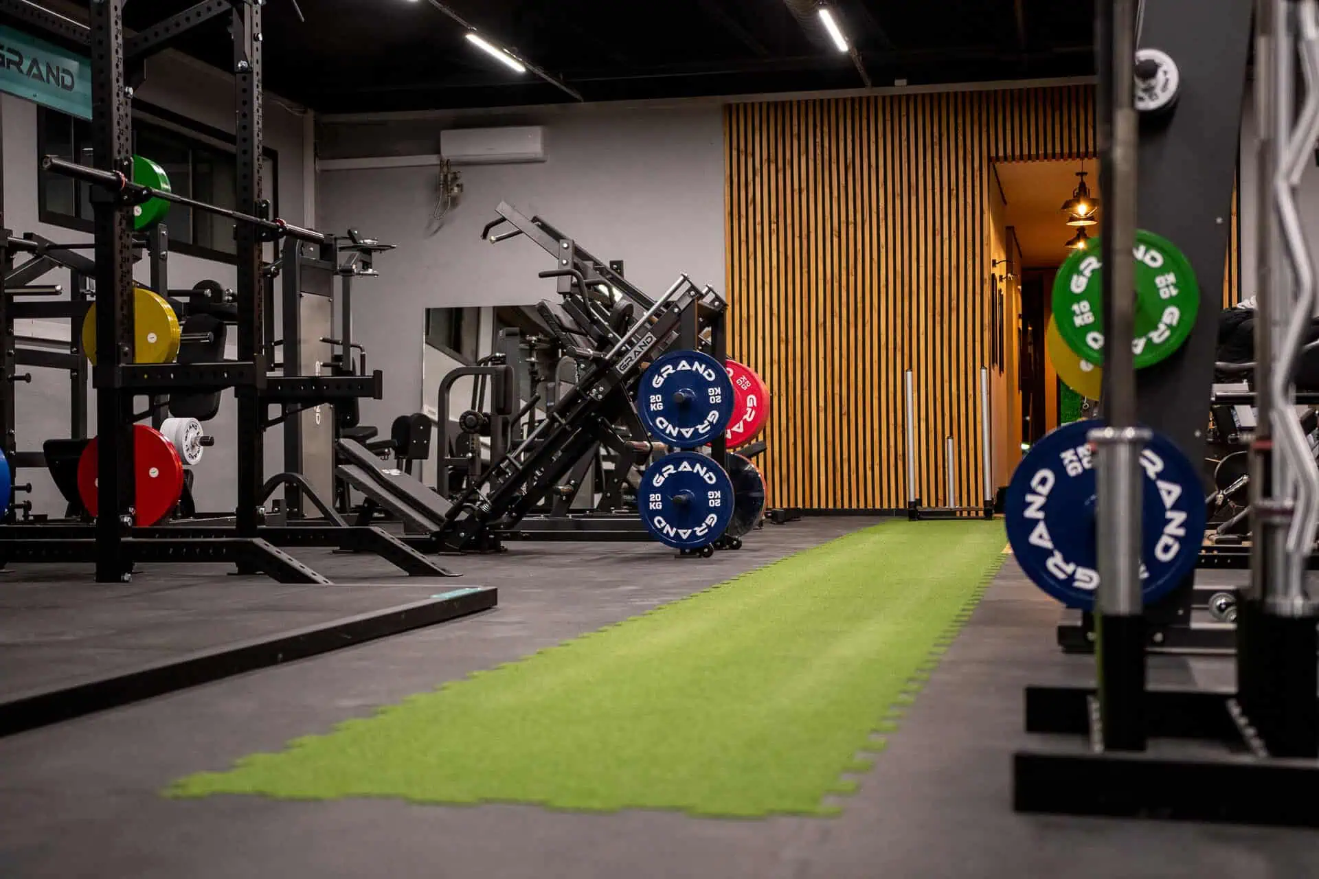 Bengaj Fitness – pełna sala treningowa (webp)